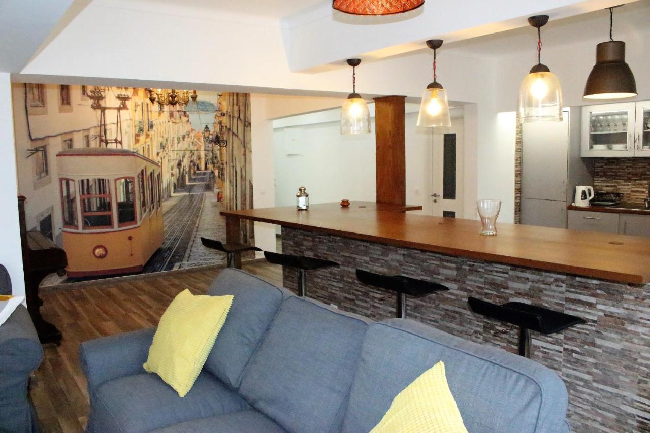 Santos Deluxe Apartment Lisbona Esterno foto
